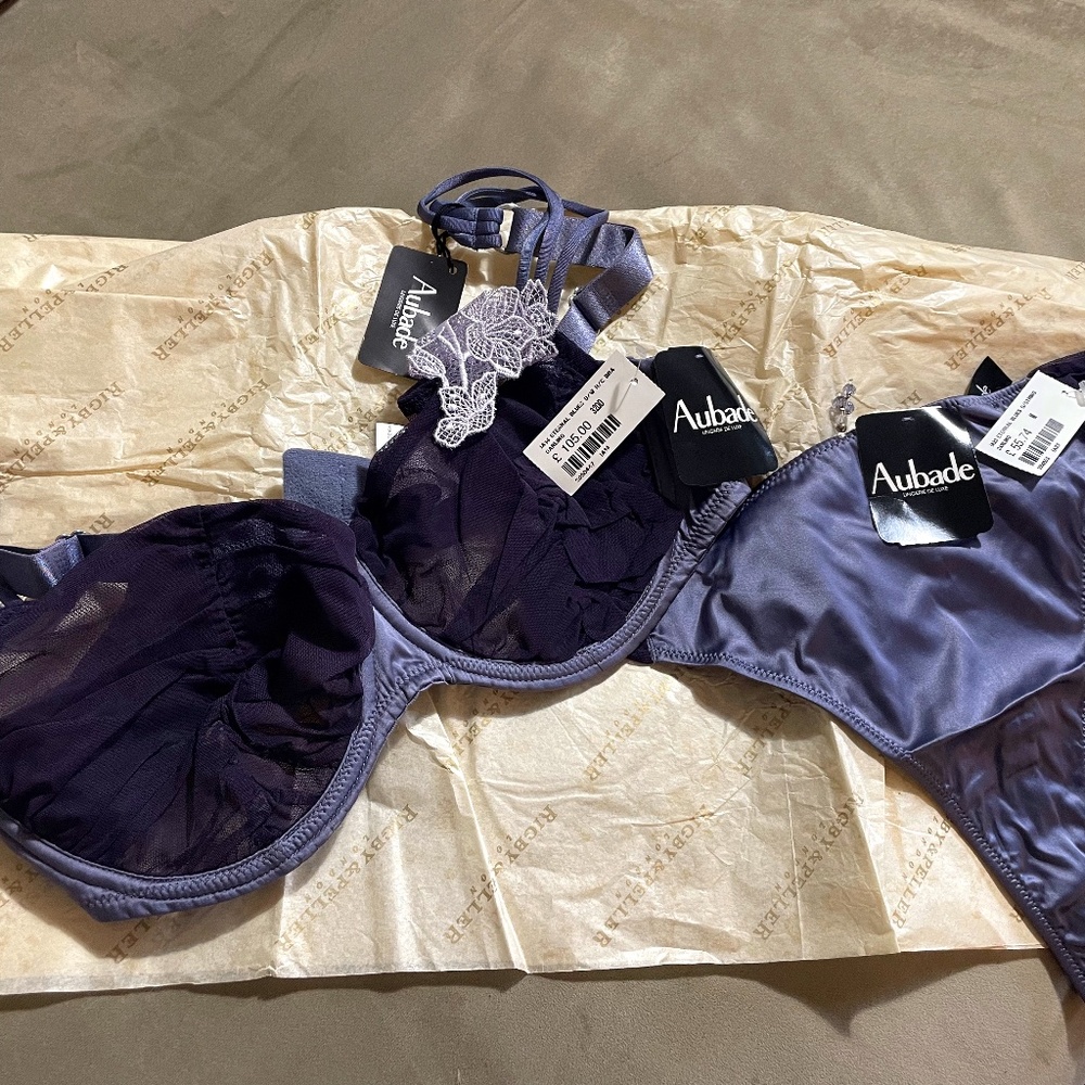 Sexy & Delicate Aubade Purple Bra (32DD) and Panty (M) Set